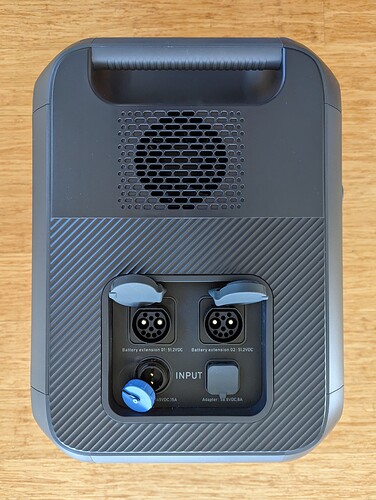 2023.04-bluetti-ac200Max-portable-power-station-battery-KYLE-4